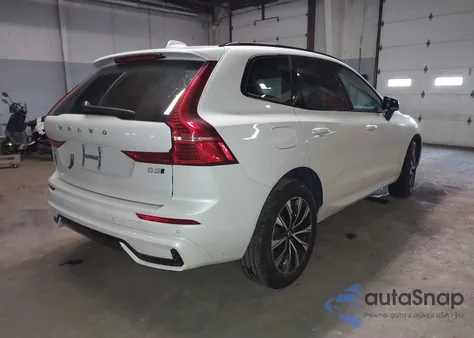 2025 Volvo Xc60 B5 Core z USA, uszkodzony, nr VIN YV4M12RJ0S1044967